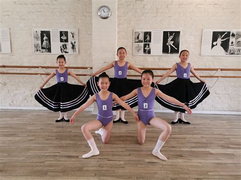 The merging of art forms: Rainbow ballet as a multidisciplinary experience